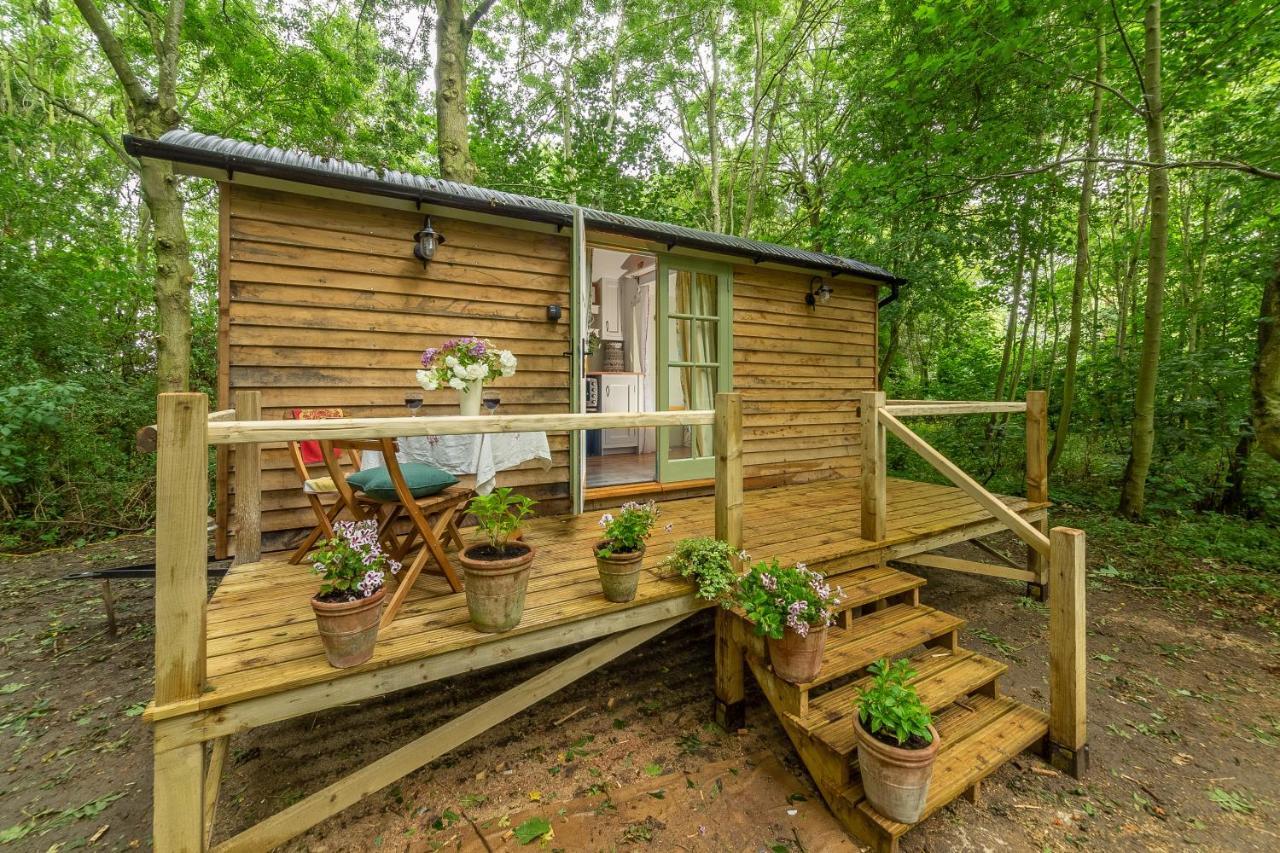 Woodland Retreat Shepherds Hut Brundish Exterior photo